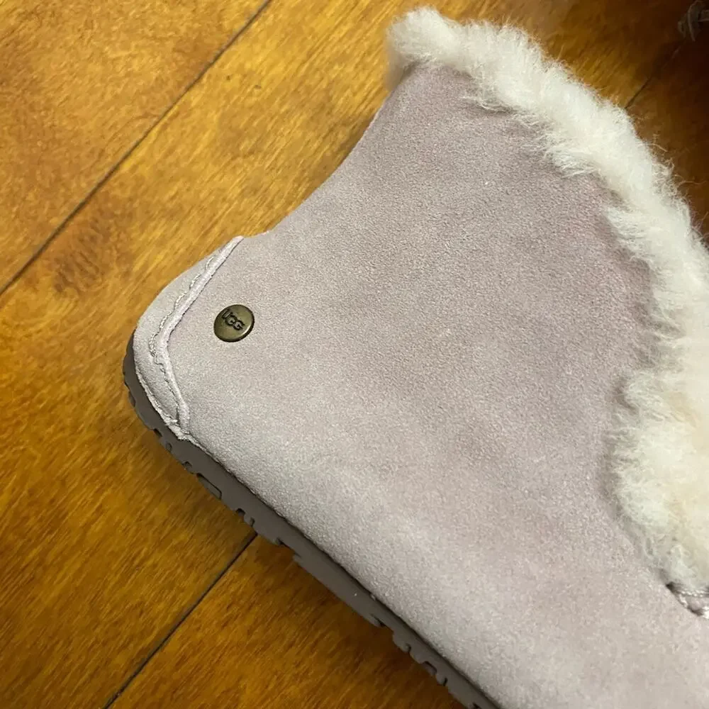 Light pink Ugg slippers in size 3